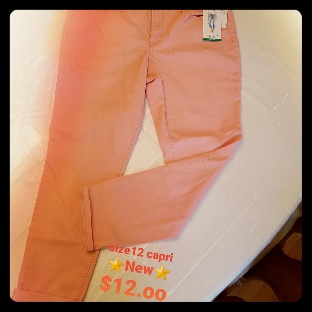 *NEW* stretch capris